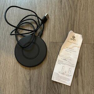 NEW Onn 5W Wireless Hot Spot Phone Charger Charging Pad Black with Instructions